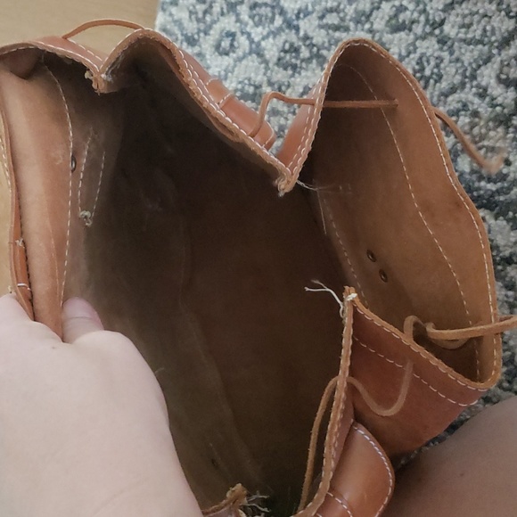 Vintage Camel leather backpack - Picture 4 of 6